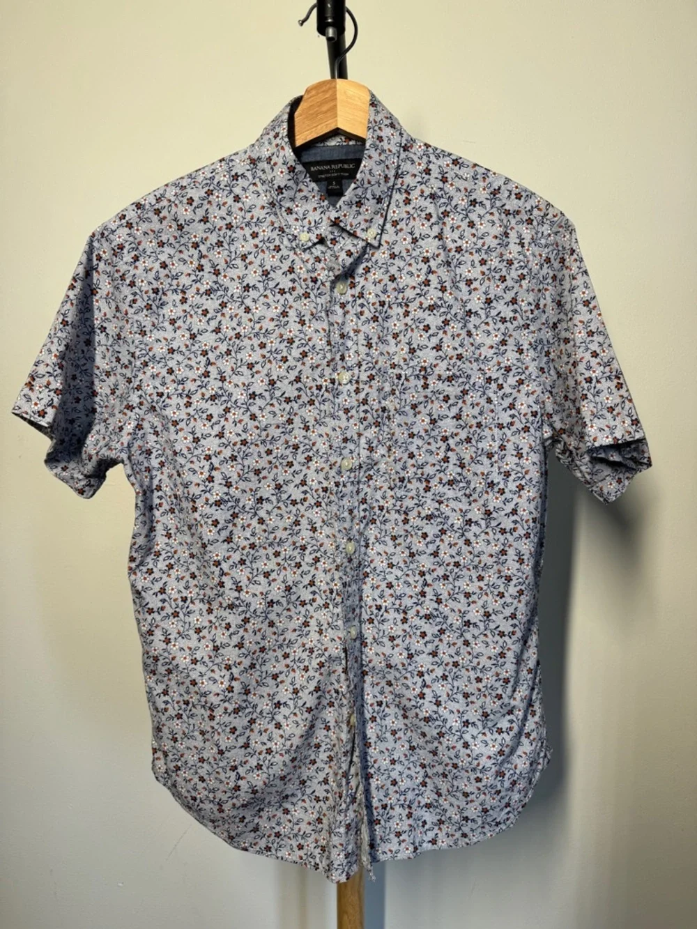 Banana Republic Light Blue Floral Button-Down Shirt